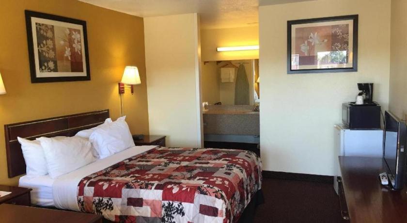 Americas Best Value Inn - Batesville Buitenkant foto